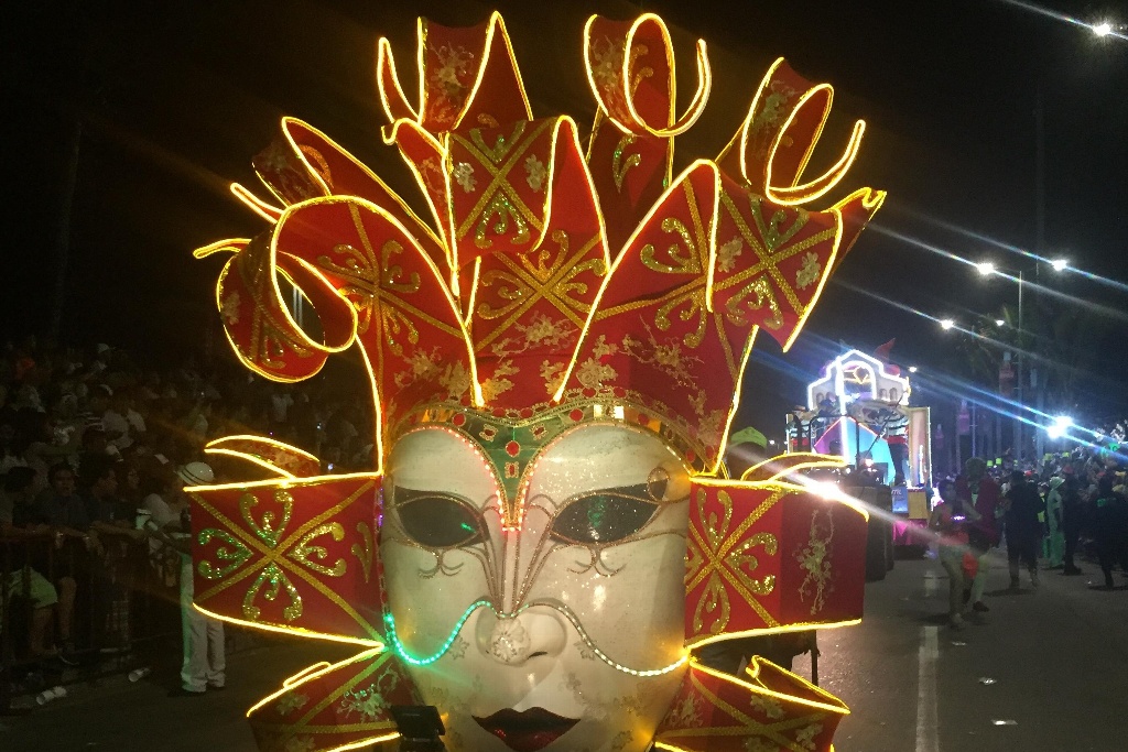 Así fue el primer desfile del carnaval de Veracruz Veracruz xeu Noticias Así fue el primer desfile del carnaval de Veracruz Veracruz xeu Noticias
