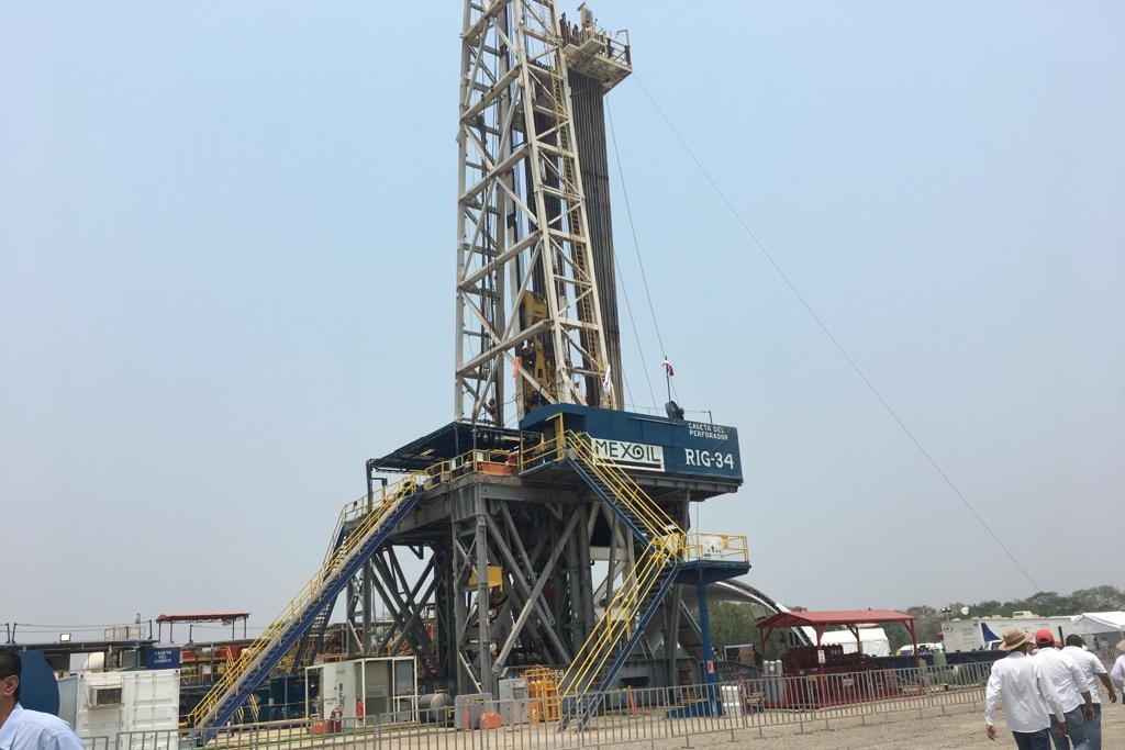 Un Estado Compra 540.000 Barriles De Petroleo Campo Ixachi en Veracruz, el más importante de México, producirá en 2