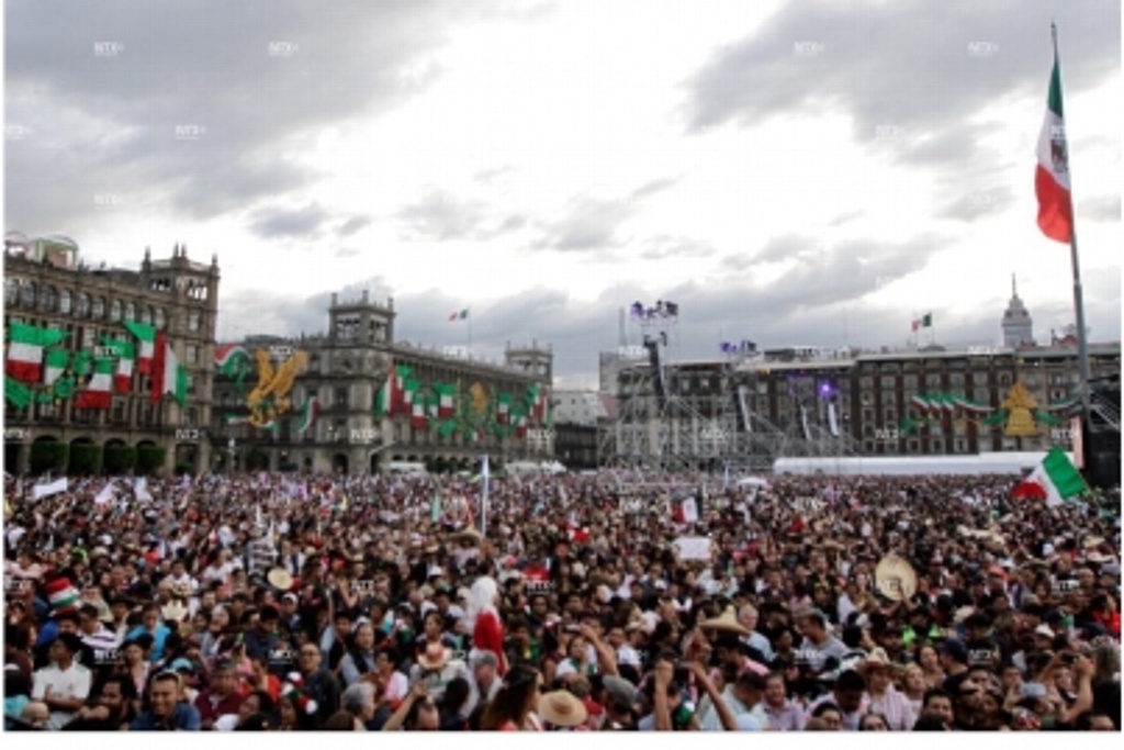 Hay más de 30 mil personas en el Zócalo de CDMX previo al Grito