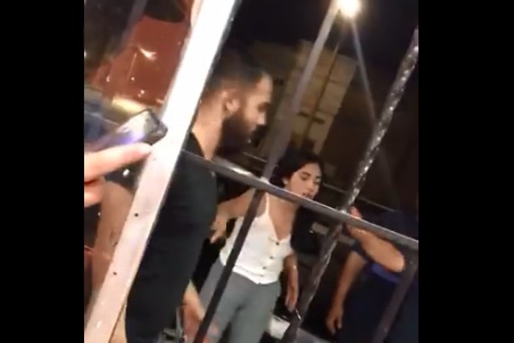 Noquea a los acosadores de su amiga y se vuelve viral (+Video) - Policiaca  - xeu Noticias