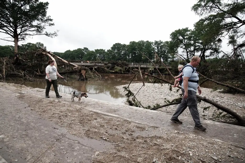 Imagen Suman 32 muertos por inundaciones en Texas