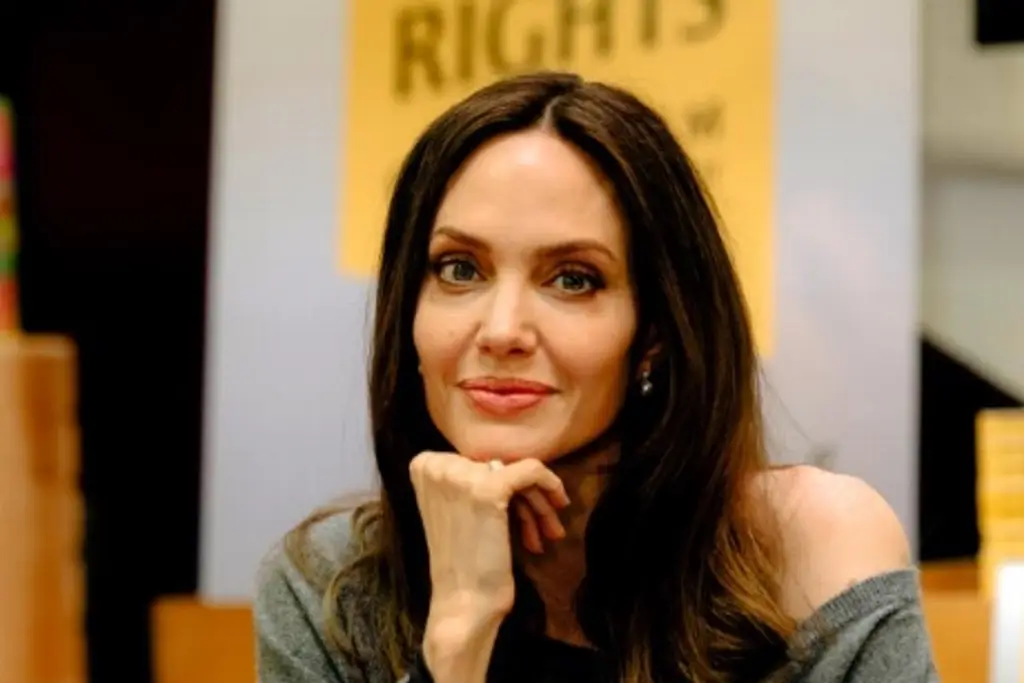 Imagen Angelina Jolie viaja a Ucrania; reclutadores detienen su convoy durante trayecto 