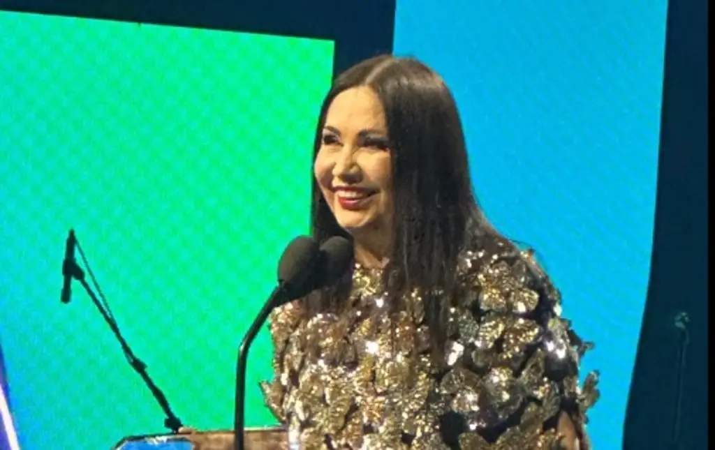 Imagen En concierto, Ana Gabriel condena crimen de Carlos Manzo; 'lo que digo me pone en peligro'