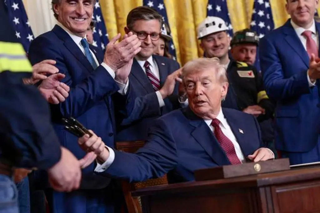 Imagen Cámara baja de EU vota a favor de revocar aranceles de Donald Trump contra Canadá