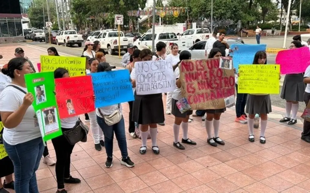 Imagen Exigen localización con vida de estudiante desaparecido al norte de Veracruz