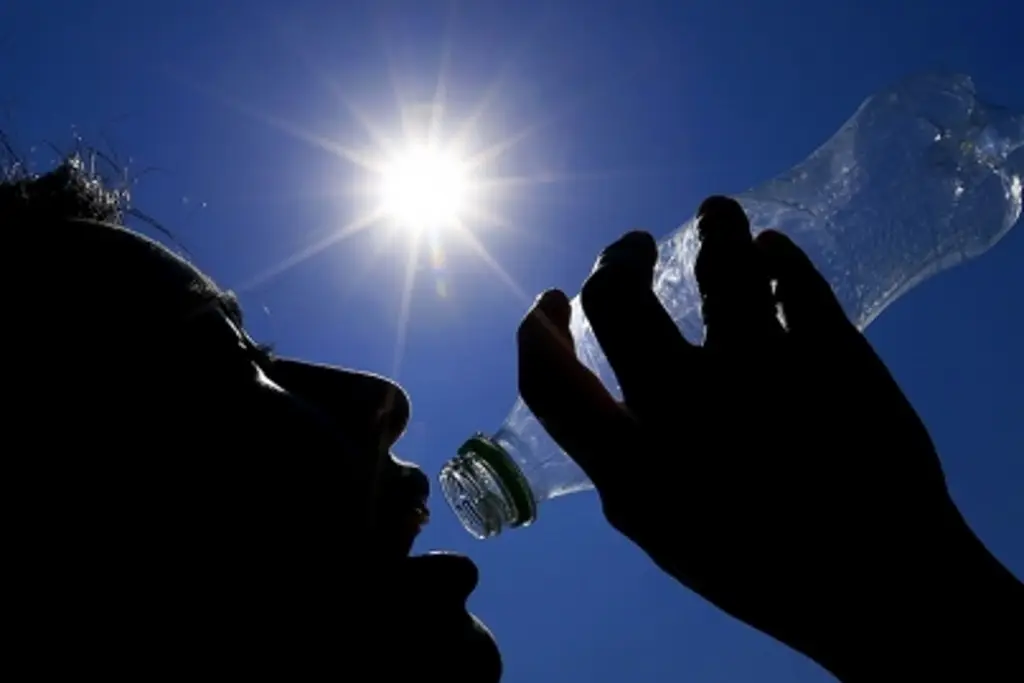 Imagen Conoce qué debes tomar en cuenta para evitar un golpe de calor
