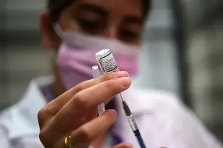 Imagen Auditan de forma permanente vacunas anticovid, dice delegado