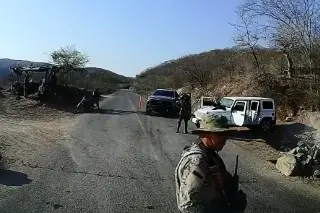 Imagen Durante visita de AMLO, civiles armados montan retén en Badiraguato, cuna de 