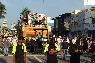 Imagen Rompen tradición y los Reyes no caminaron en el último desfile del Carnaval de Veracruz