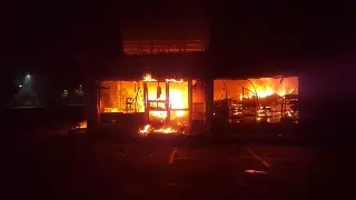 Imagen Incendian otra tienda de conveniencia, ahora en Zacatecas 