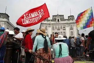 Por protestas, declaran estado de emergencia en siete regiones de Perú