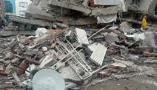 Suben a más de 7,800 las muertes por sismo en Turquía y Siria