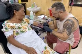 Abuelita se viraliza tras tatuarse (+Video)
