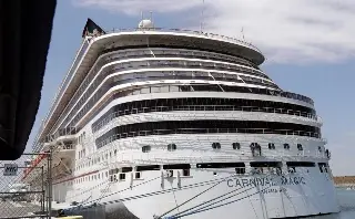 Hombre cae de un crucero al agua frente a costas de Florida
