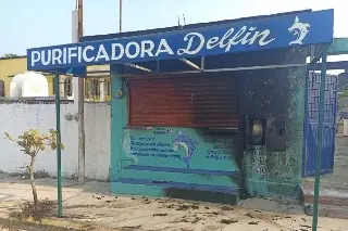 Prenden fuego a purificadora de Coatzacoalcos