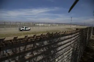 Hallan 4 cuerpos de migrantes en frontera México-EU