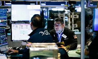Bolsa de Nueva York pierde este viernes 0.47%, pendiente del cierre de gobierno