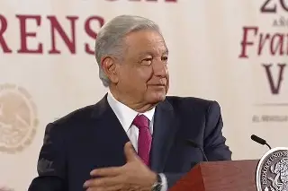 Sheinbaum ya aceptó protección de Sedena; Xóchitl Gálvez hoy informará su decisión: AMLO