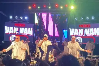 Emblemática orquesta cubana Los Van Van cumple 54 años