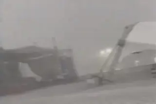 Tormenta con granizo provoca desplome de estructura en feria