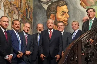 Piden empresarios  a AMLO analizar reducción de jornada laboral