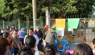 Maestros toman escuela al norte de Veracruz; acusan presuntos abusos laborales 
