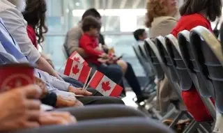 Alertan que migrantes abandonan 70% de solicitudes de trabajo en Canadá por miedo al fraude