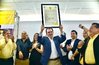 Pepe Yunes recibe constancia del PRD como candidato a gubernatura de Veracruz 