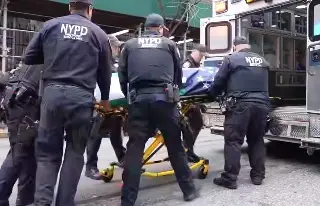 Trump va a velatorio de policía asesinado en Nueva York y critica criminalidad en la ciudad