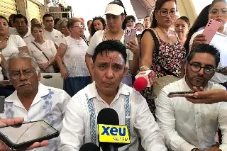 Artesanos del malecón de Veracruz a favor de reubicación; sólo esperan trámite que garantice su concesión 