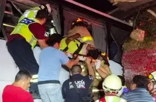 Imagen Choque en autopista Córdoba- Veracruz deja 35 personas heridas