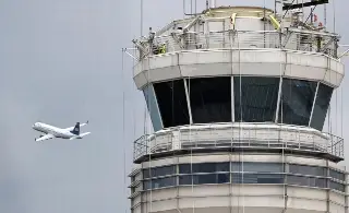 Dos aviones casi chocan en aeropuerto de Washington; inician investigación
