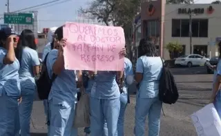 Estudiantes exigen reinstalación de docente en Universidad de Xalapa
