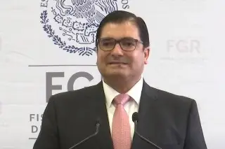 FGR corrige a funcionario que calificó a México como 'campeón' en producción de fentanilo