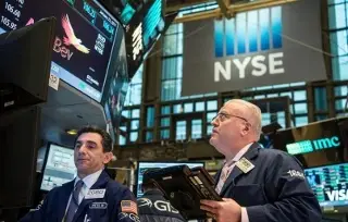 Bolsa de Nueva York cierra con alza de 0.38%
