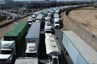 Continúa detenido el tráfico en el cruce fronterizo de Texas: Canacar 