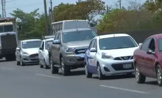 Reportan hasta 6 kilómetros de fila en autopista de Veracruz; es por esta razón 