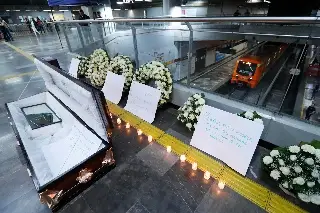 Con un ataúd, conmemoran los 3 años del colapso del metro que dejó 26 muertos en CMDX