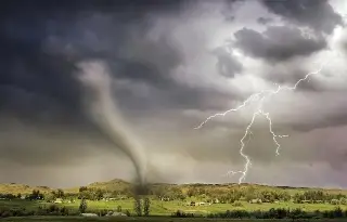 Declaran alerta por tornados en Oklahoma, EU