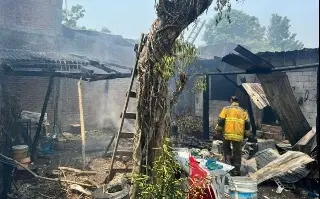 Se incendia casa al norte de Veracruz; adulto mayor se salva de morir 