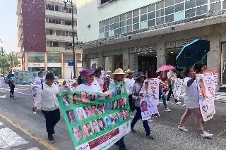 Marchan madres de personas desaparecidas en Veracruz: 'no hay nada que celebrar'