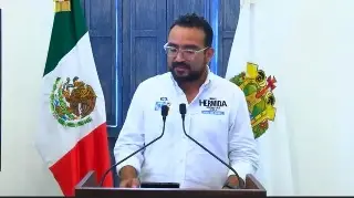 Propone Miguel Hermida dar 20 mp al mes a escuelas de Veracruz