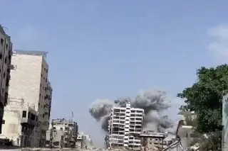 Israel bombardea posiciones de Hamás en centro de Gaza; mueren 82 personas