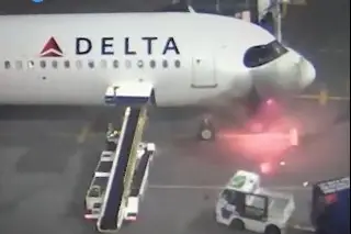 Cable eléctrico defectuoso provoca incendio en avión de Delta Air Lines (+Video)
