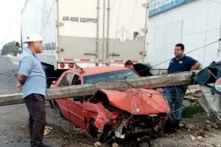 Aparatoso accidente en la Veracruz - Xalapa; hay afectación víal (+Fotos)