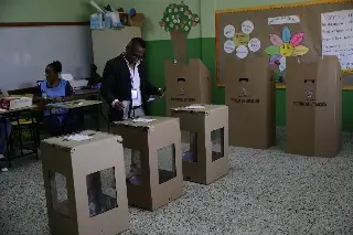 Inician elecciones legislativas y presidenciales en República Dominicana