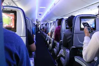 Un hombre desnudo obliga a un avión a regresar al aeropuerto