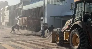 Imagen Realizan limpieza en bulevares tras el norte del jueves en Boca del Río