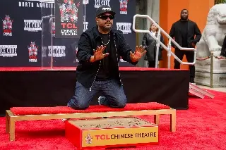 Imagen Ice Cube inmortaliza sus manos en Hollywood y celebra su amor por el cine