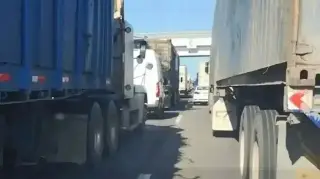 Imagen Se mantiene carga vehicular en autopista de Veracruz